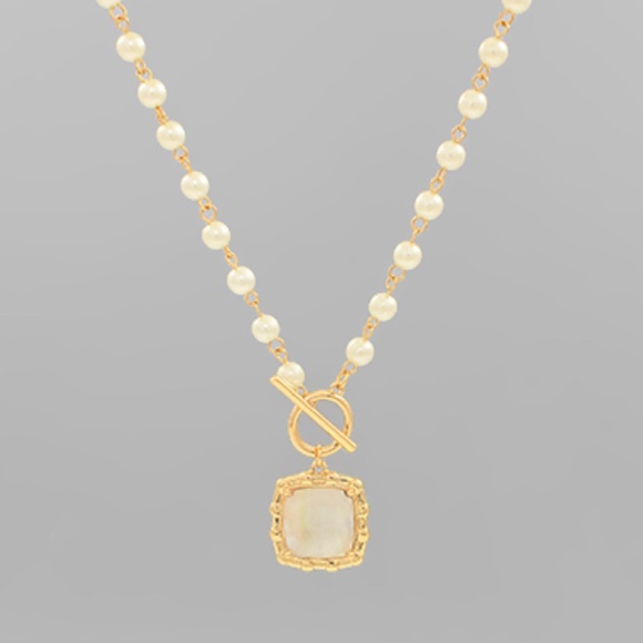 Square Shaped Shell Pendant Necklace - Picture 1 of 2